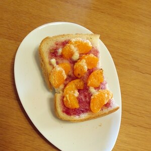 苺ジャムと蜜柑のトースト